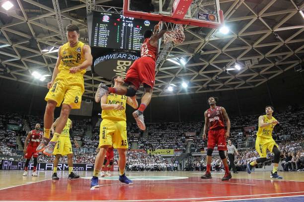 键时刻屡屡 键时刻屡屡