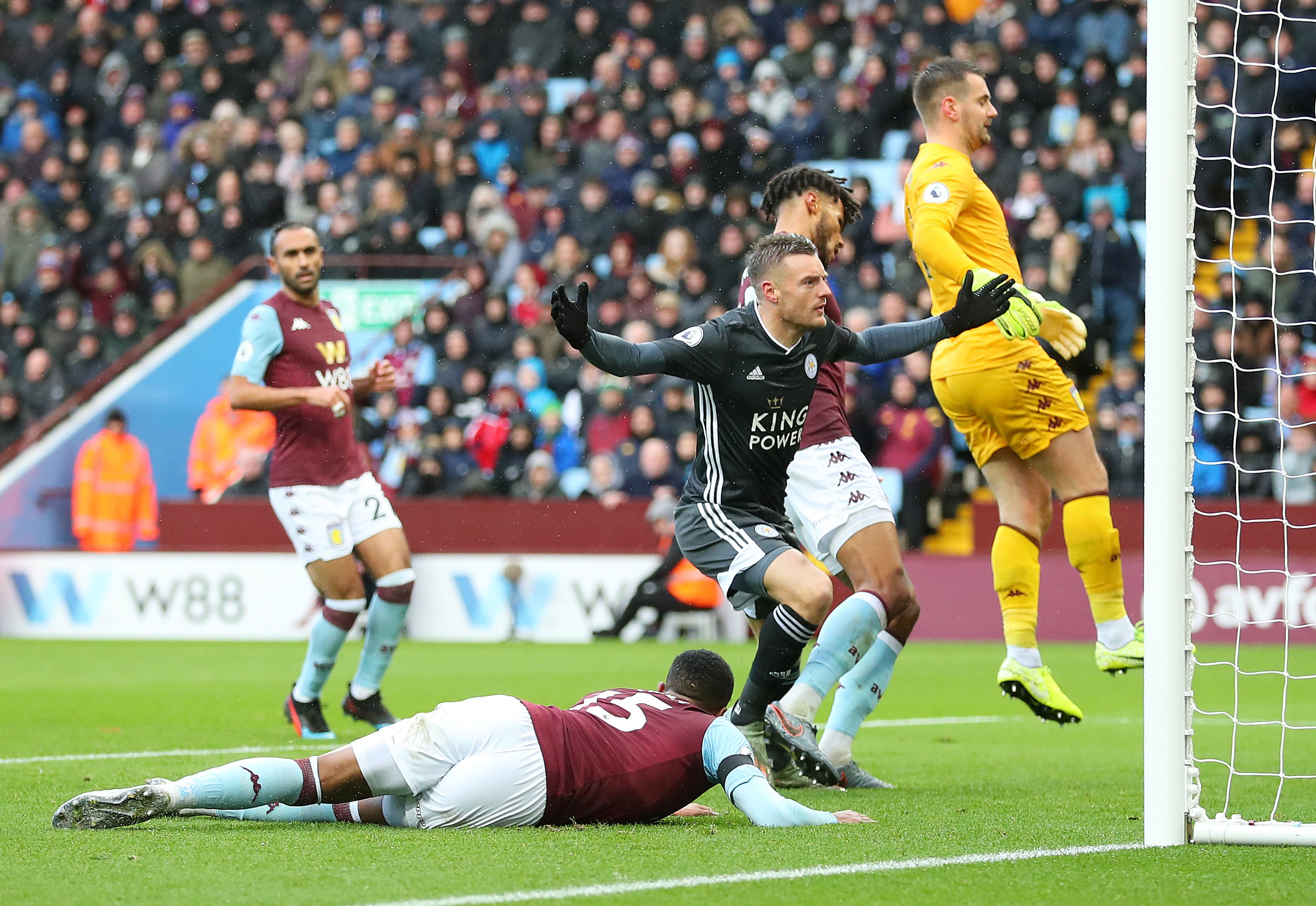 足球市场的 足球市场的