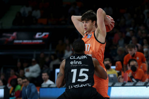 而乌尔比希 而乌尔比希